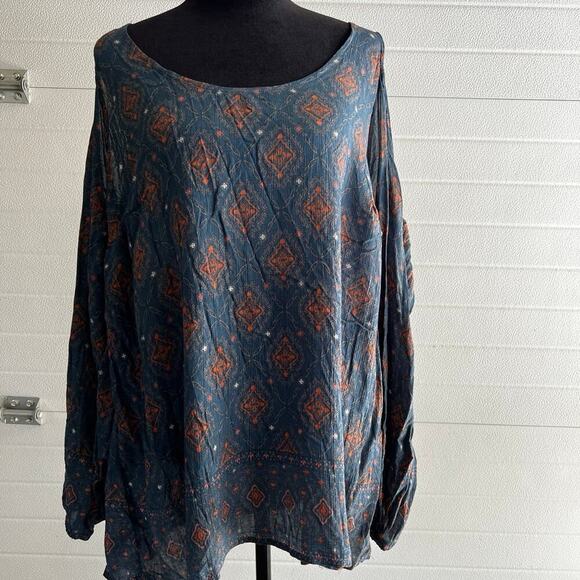 TORRID 0 (size 12) open shoulder long sleeve blouse - Picture 3 of 10